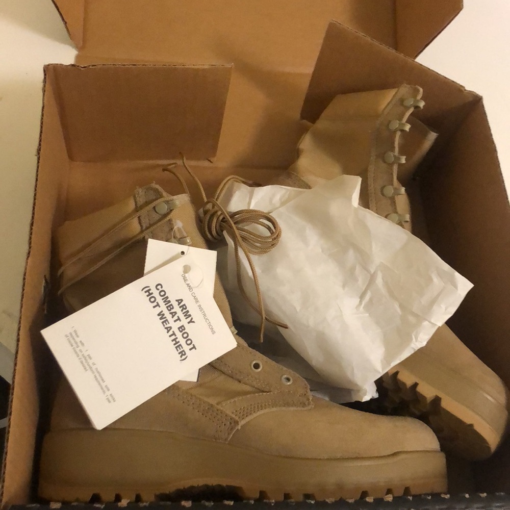 Shoes - Picture 3 of 3